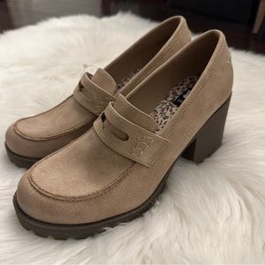 NEW - Heeled Loafers - DIRTY LAUNDRY - Women’s US 7 1/2 - Beige